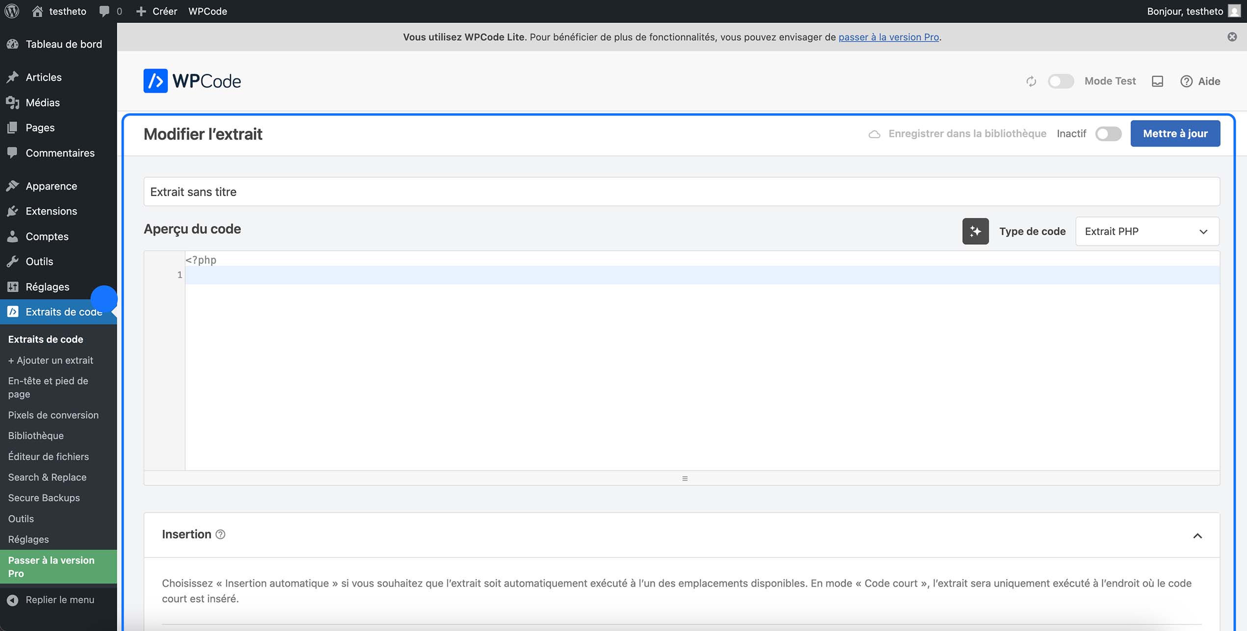 Éditeur de l’extrait affichant le champ de titre, la zone de saisie du code PHP et les options d’insertion, avec le bouton Mettre à jour pour enregistrer les modifications.