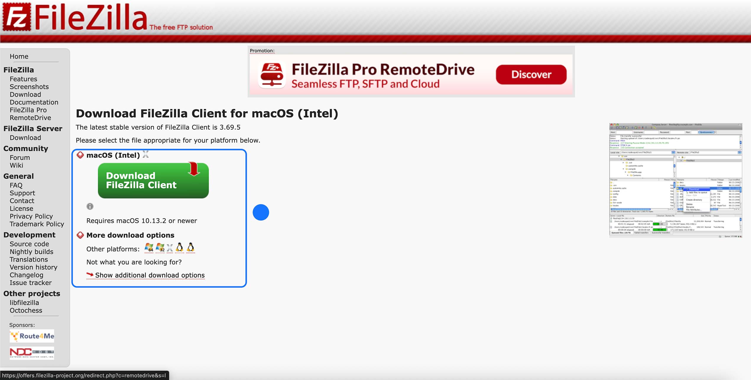Page de téléchargement FileZilla Client pour macOS (Intel) affichée, bouton vert “Download FileZilla Client” visible, version compatible macOS 10.13.2+ prête à être téléchargée.