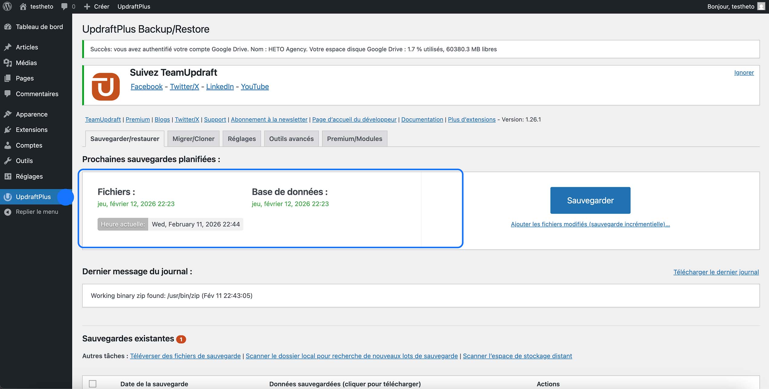 Capture d’écran du plugin UpdraftPlus dans WordPress affichant les prochaines sauvegardes planifiées des fichiers et de la base de données avec le bouton Sauvegarder.